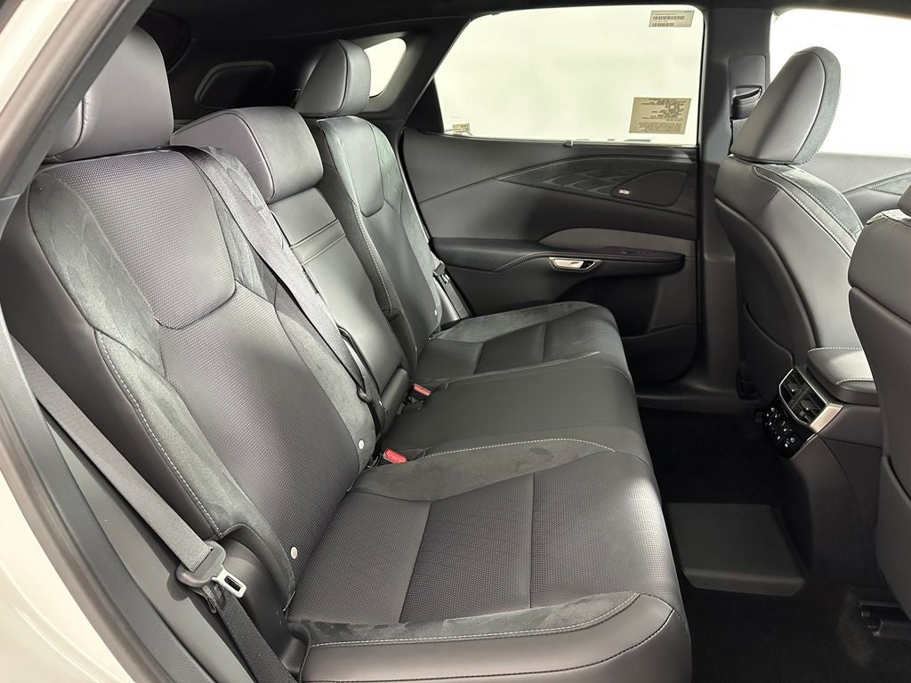 2026 Lexus RX 450h+ Luxury - Photo 18