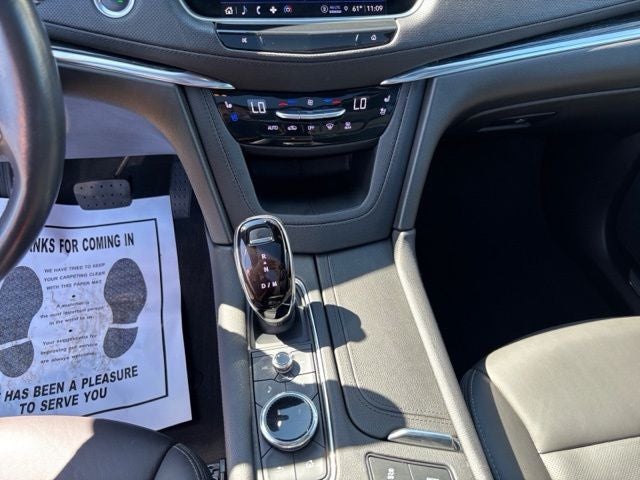 2022 Cadillac XT5 Premium Luxury