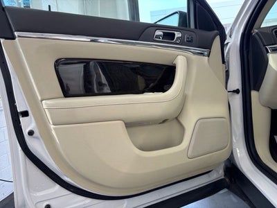2015 Lincoln MKS Base