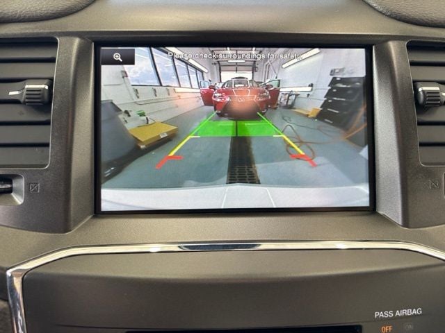 2015 Lincoln MKS Base
