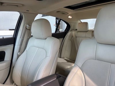 2015 Lincoln MKS Base