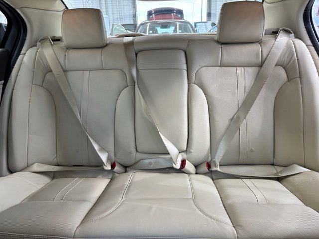 2015 Lincoln MKS Base
