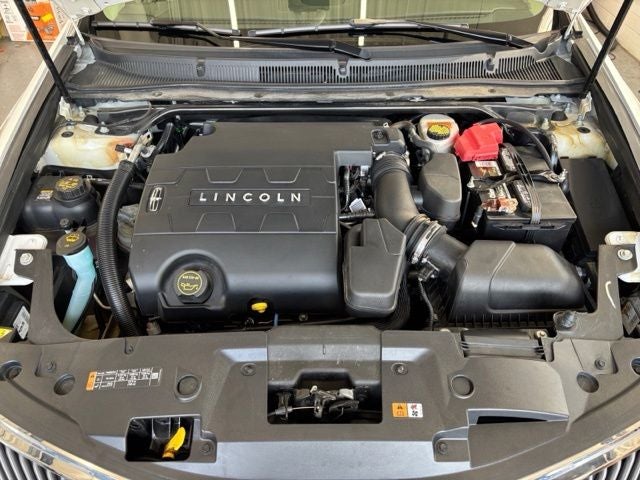 2015 Lincoln MKS Base