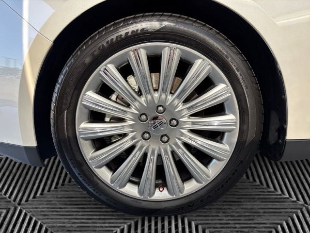 2015 Lincoln MKS Base