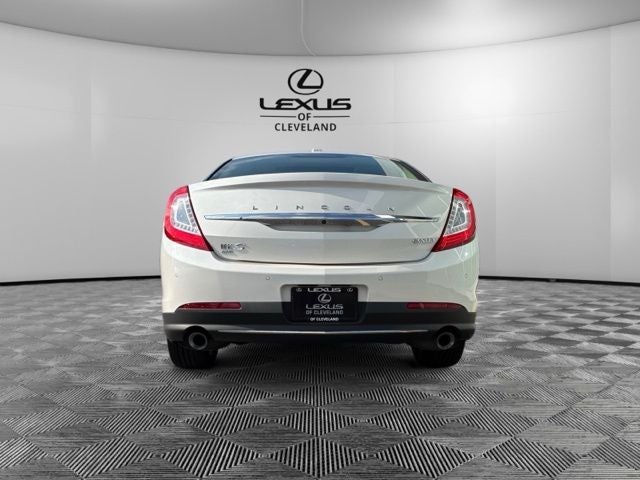 2015 Lincoln MKS Base