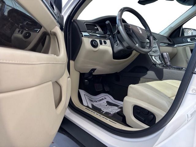 2015 Lincoln MKS Base