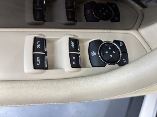 2015 Lincoln MKS Base