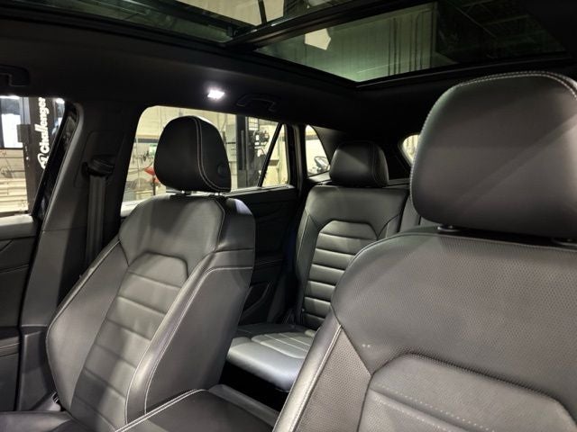 2024 Volkswagen Atlas Cross Sport 2.0T SEL R-Line