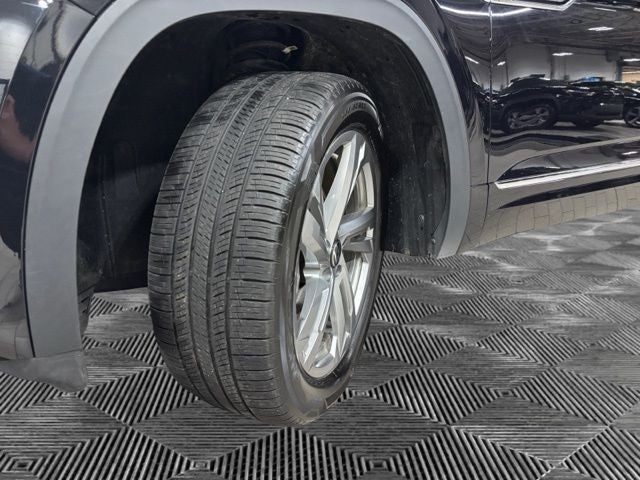 2024 Volkswagen Atlas Cross Sport 2.0T SEL R-Line