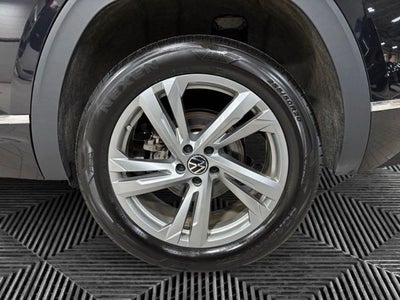 2024 Volkswagen Atlas Cross Sport 2.0T SEL R-Line