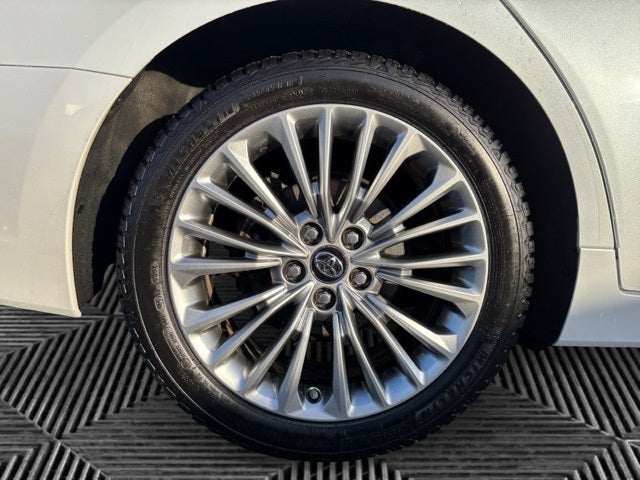 2019 Toyota Avalon Hybrid Limited