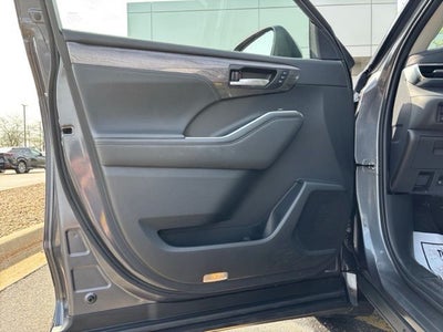 2021 Toyota Highlander Hybrid Platinum