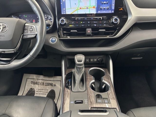 2021 Toyota Highlander Hybrid Platinum