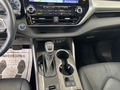 2021 Toyota Highlander Hybrid Platinum