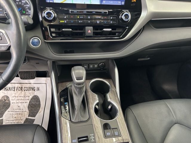 2021 Toyota Highlander Hybrid Platinum