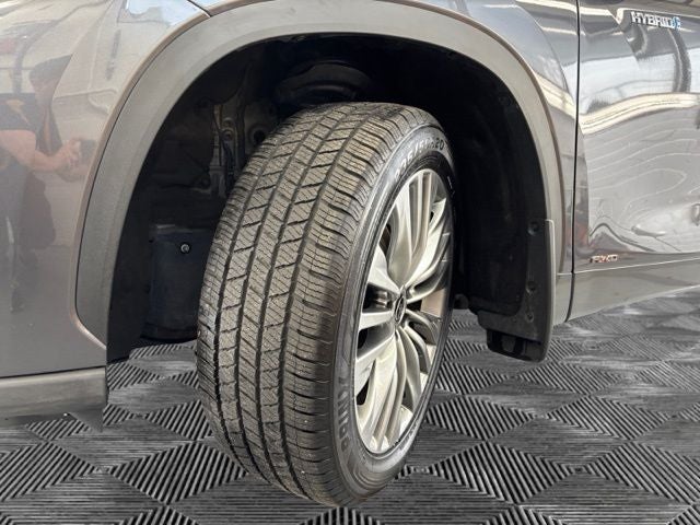 2021 Toyota Highlander Hybrid Platinum