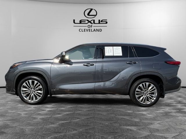 2021 Toyota Highlander Hybrid Platinum