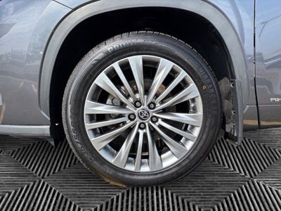 2021 Toyota Highlander Hybrid Platinum