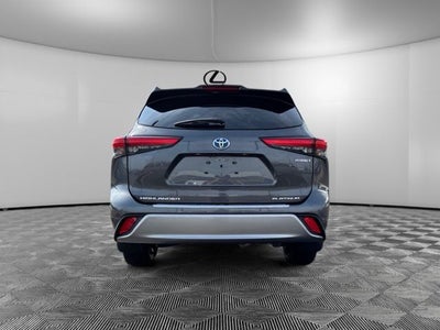 2021 Toyota Highlander Hybrid Platinum