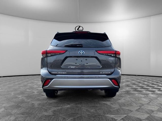 2021 Toyota Highlander Hybrid Platinum