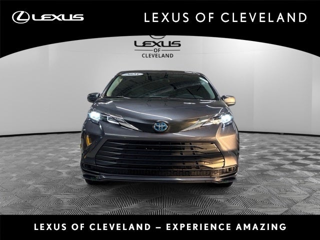 2025 Toyota Sienna LE 8 Passenger