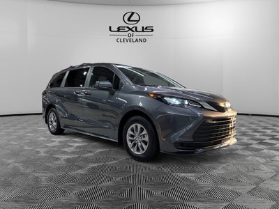 2025 Toyota Sienna LE 8 Passenger