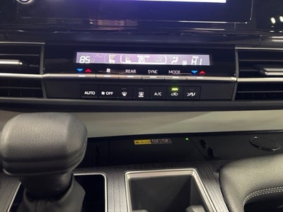 2025 Toyota Sienna LE 8 Passenger