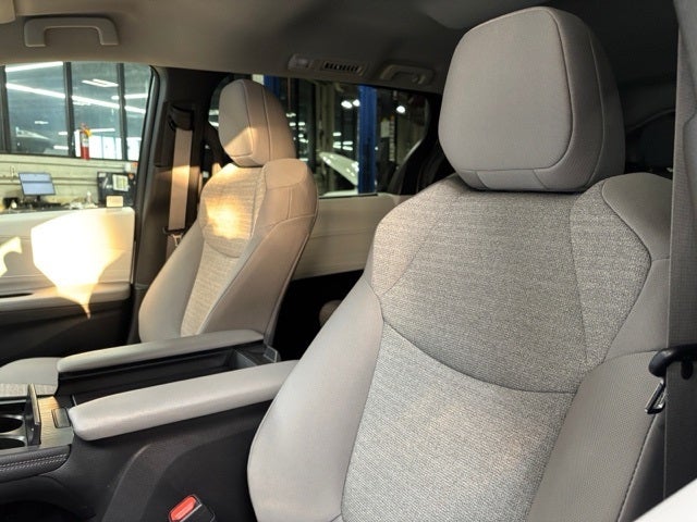 2025 Toyota Sienna LE 8 Passenger