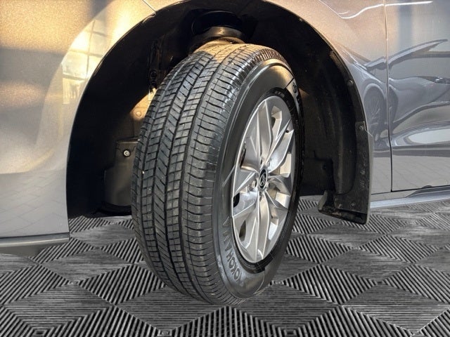 2025 Toyota Sienna LE 8 Passenger