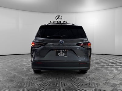 2025 Toyota Sienna LE 8 Passenger