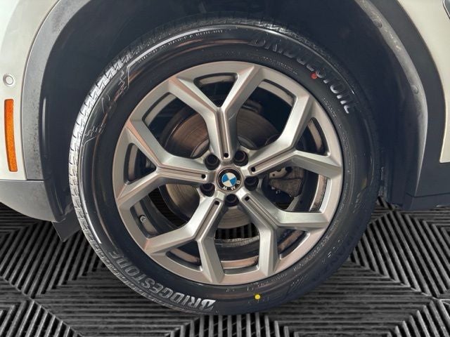 2024 BMW X4 xDrive30i