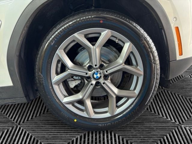 2024 BMW X4 xDrive30i