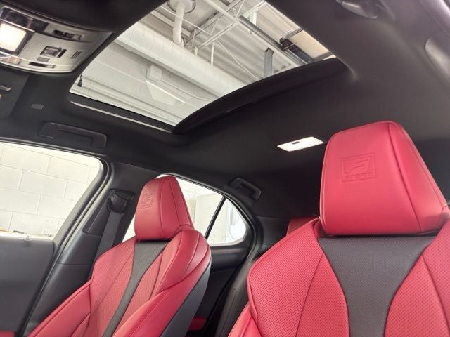 2023 Lexus UX 250h F SPORT Handling