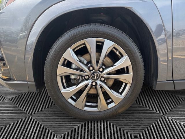 2023 Lexus UX 250h F SPORT Handling