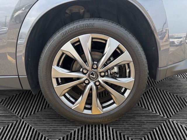 2023 Lexus UX 250h F SPORT Handling