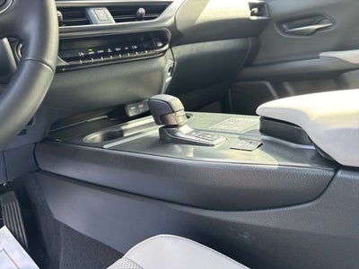 2025 Lexus UX 300h Premium