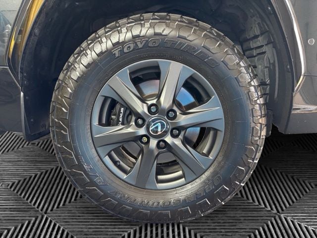 2025 Lexus LX 700h Overtrail