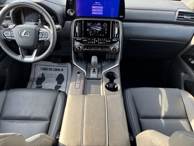 2025 Lexus LX 700h Overtrail