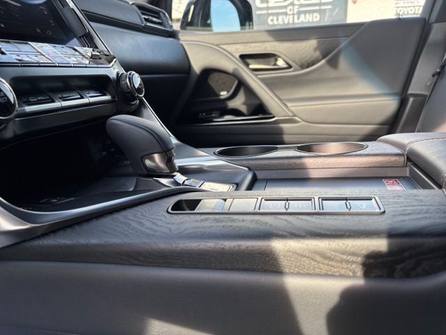 2025 Lexus LX 700h Overtrail