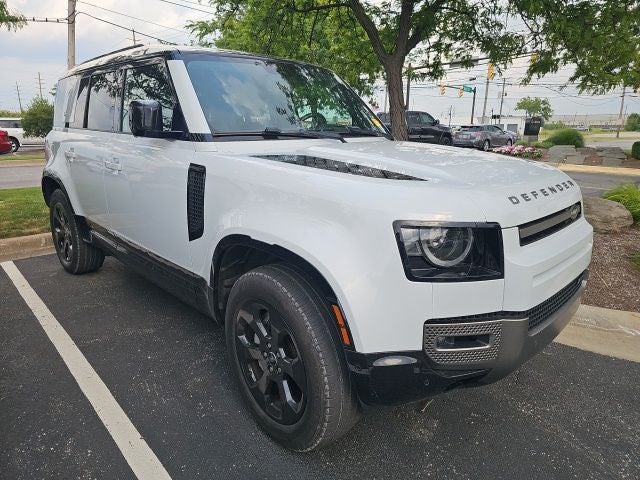 2022 Land Rover Defender 110 X-Dynamic SE
