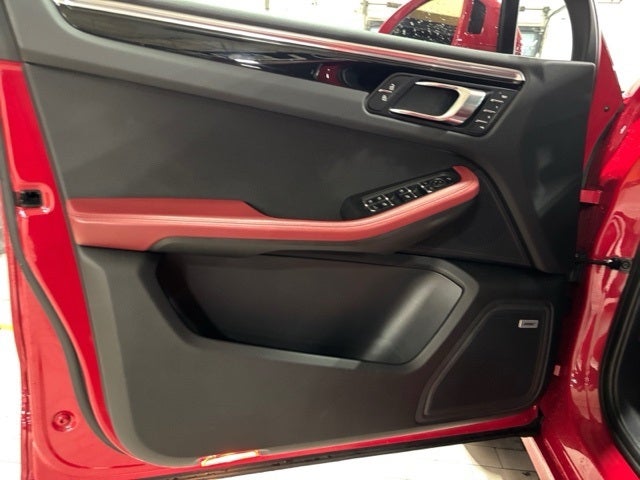 2022 Porsche Macan S