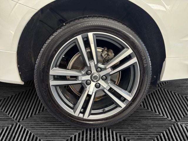 2019 Volvo XC60 T6 Momentum