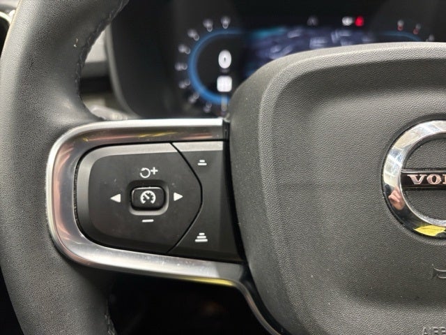 2023 Volvo XC40 Ultimate