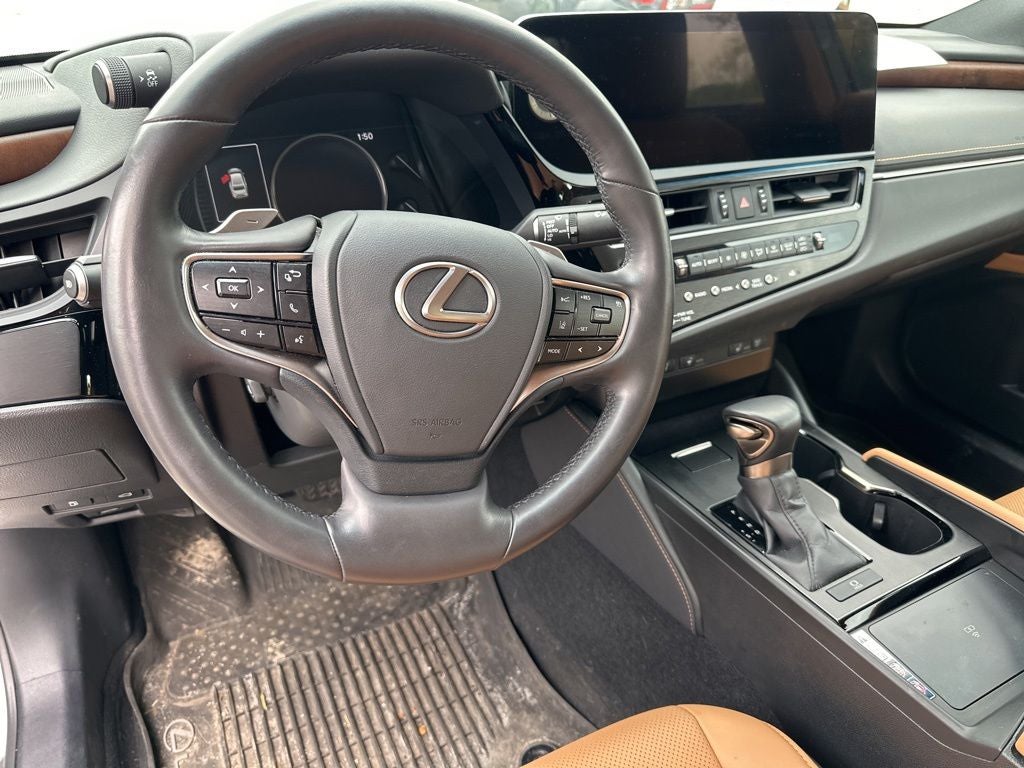 2023 Lexus ES 250