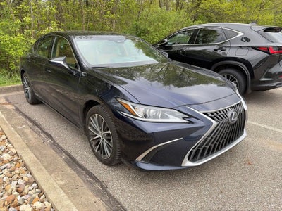 2022 Lexus ES 300h Premium