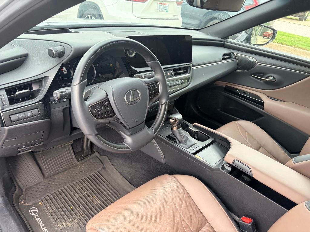 2025 Lexus ES 300h Luxury