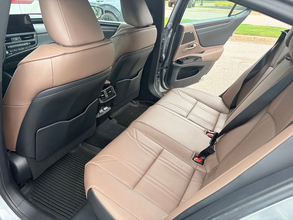 2025 Lexus ES 300h Luxury