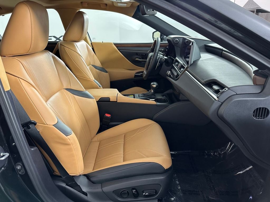 2024 Lexus ES 300h Ultra Luxury
