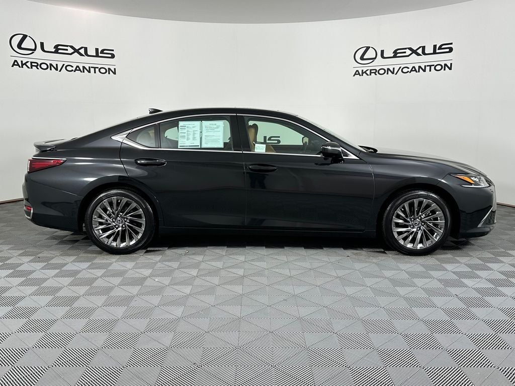 2024 Lexus ES 300h Ultra Luxury