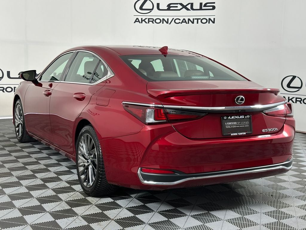 2025 Lexus ES 300h Ultra Luxury